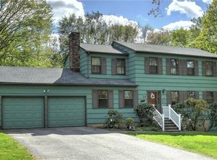 30 River Dr, Monroe, CT 06468