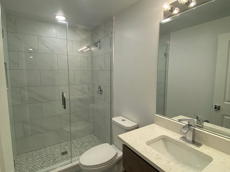 1814 S Throop St #1F — Photo 10