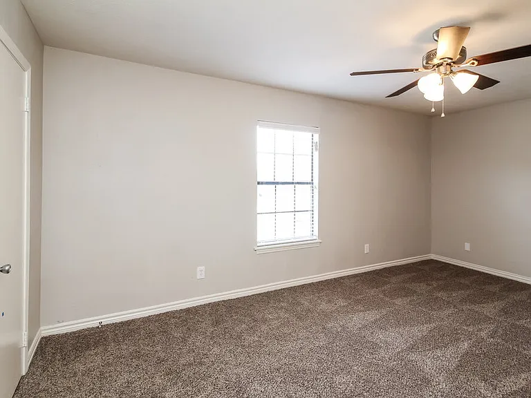 454 Kenya St — Photo 8