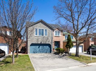 1329 Sweetbirch Ct, Mississauga, ON L5C3R4