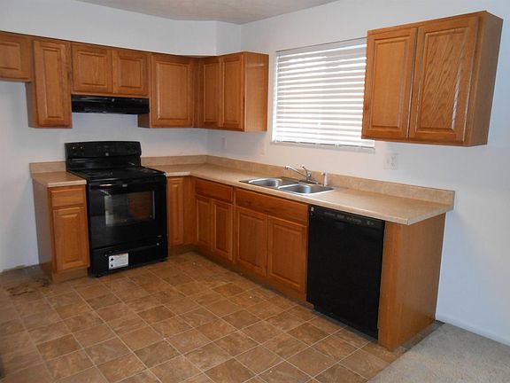 3rd image of 12120 Hitchcock Dr