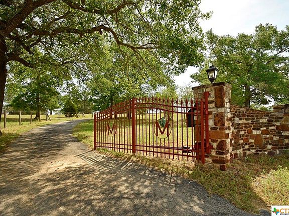 3rd image of 13393 N Us Highway 183