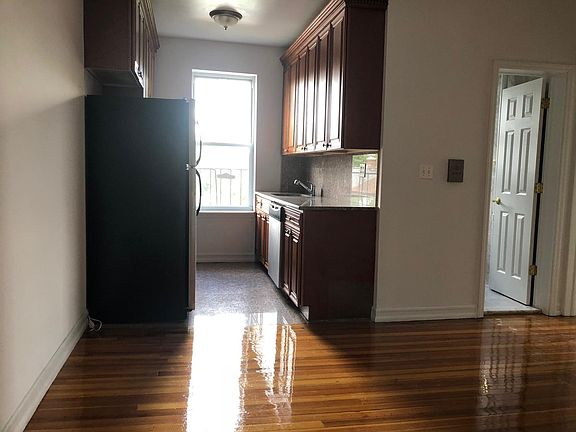 3rd image of 35-91 161st St #4E