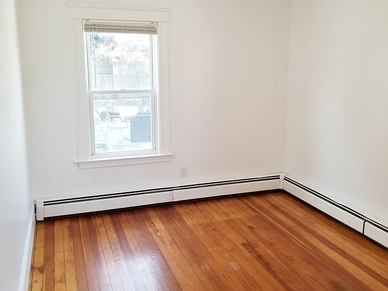  59 Sweet Ave 2ndFlr 2B/1B Spacious Hardwoods FreshPaint PetOK Laundry — Photo 6