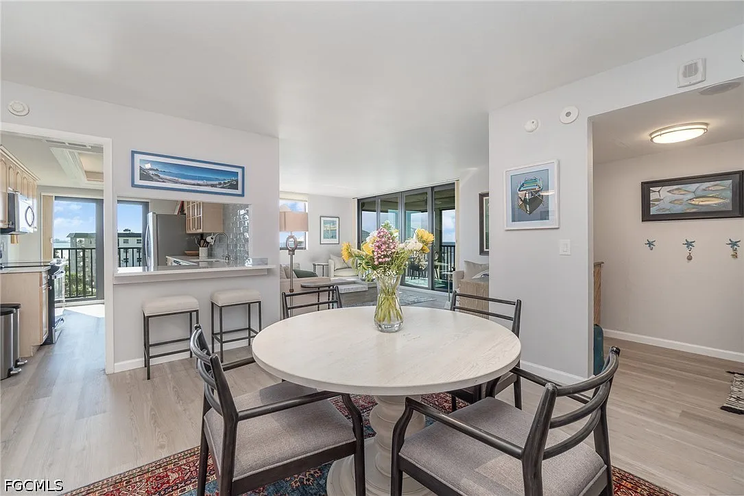 2 bed, 2.0 bath, 1266 sqft, $13,250 — Photo 4
