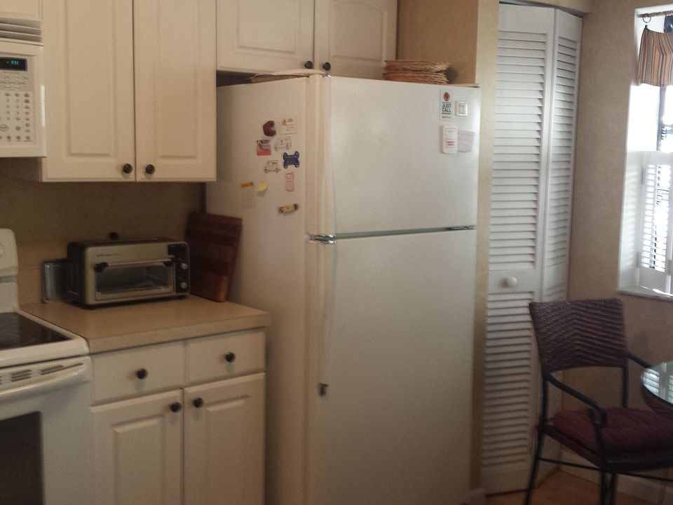 1st image of 407 Pine Hollow Cir #407