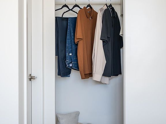 4th image of 537 Cottonwood Ave #909