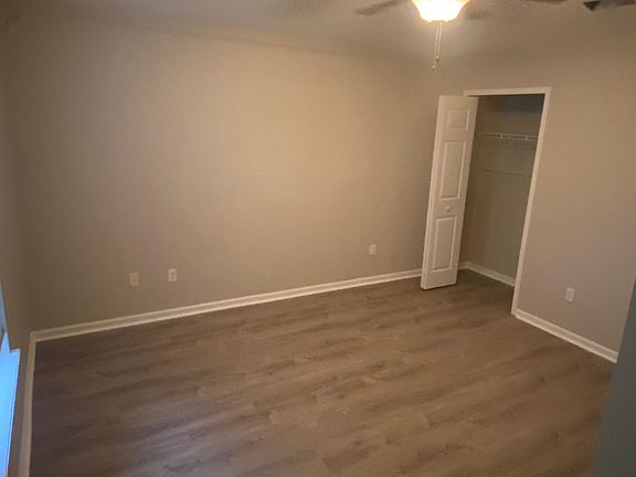 5th image of 6142 Alpenrose Ave