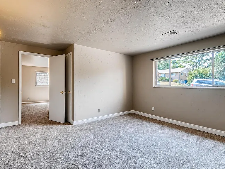3940 Hoyt Ct — Photo 16