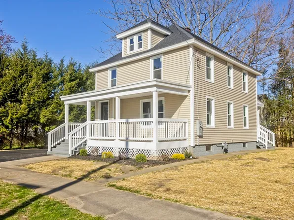 16 Malone Ave, Westfield, MA 01085