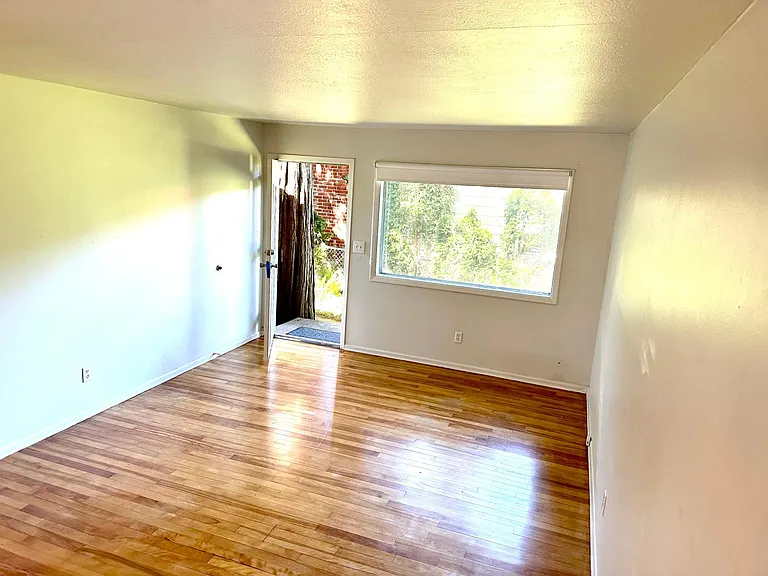 2031 N McClellan St — Photo 4