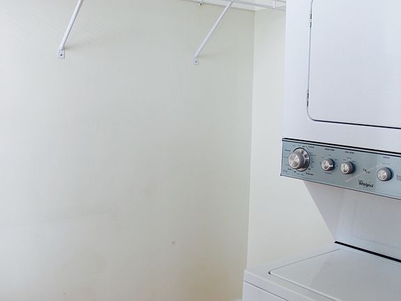 2nd image of 808 N Boulevard APT 2