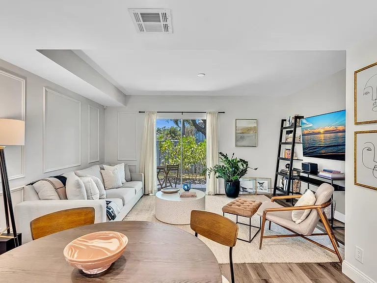1801 NE 15th Ave #1801 — Photo 9
