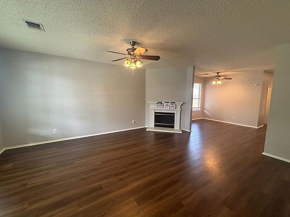 5th image of 2208 Wildwood Ln