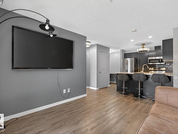 4th image of 340 Windermere Rd NW #109