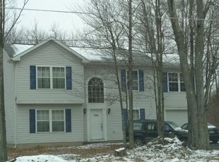 1110 Norfolk Rd, Tobyhanna, PA 18466