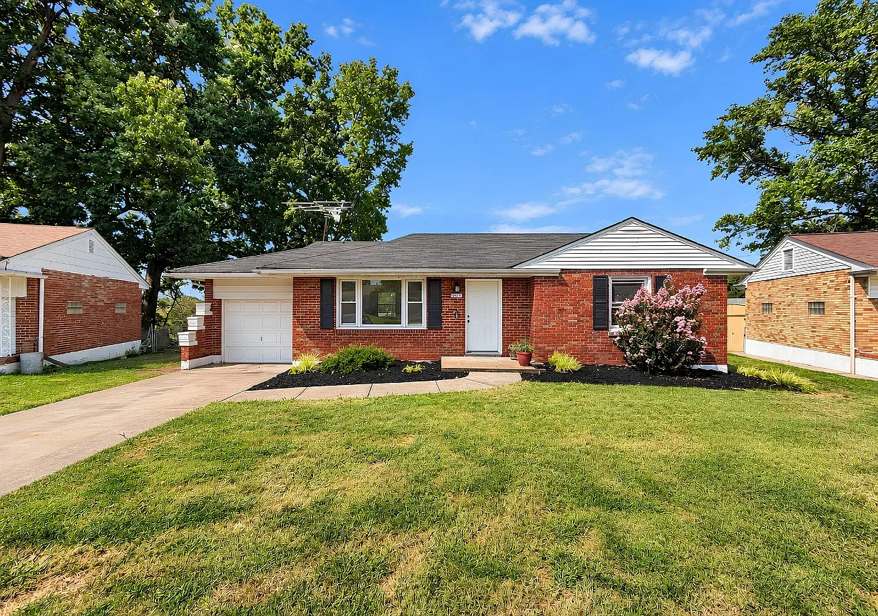 1277 Waldorf Dr — Photo 2