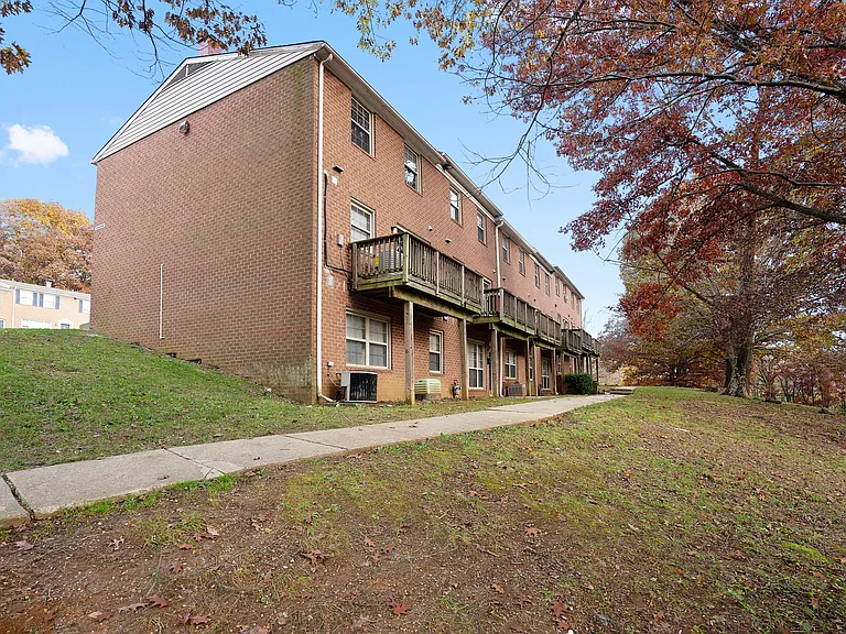 Fairway Ridge Apartments and Townhomes — Photo 7