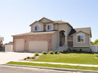 2701 W 2500 N, Clinton, UT 84015