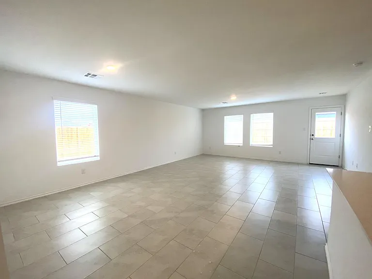 10921 SW 22nd St — Photo 15