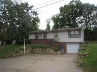 32 Susan Ln, Council Bluffs, IA 51503