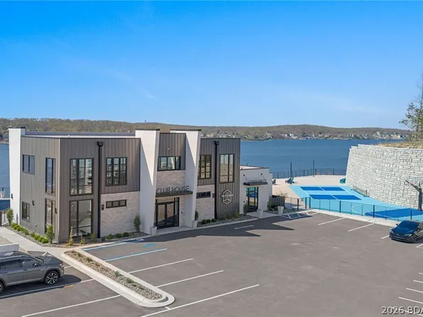 100 Blue Heron Hl #221, Lake Ozark, MO 65049