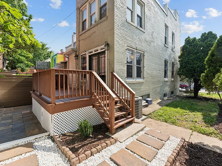 2911 Sherman Ave NW — Photo 3