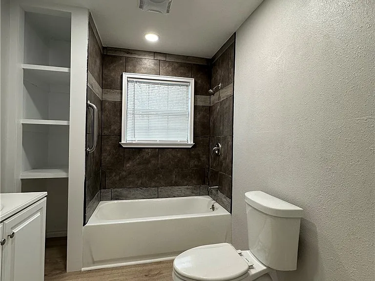 1202 Main Dr — Photo 18