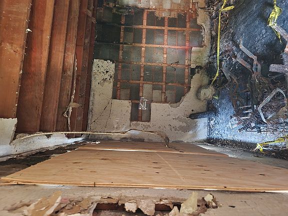 5th image of 221 S Maple Ave