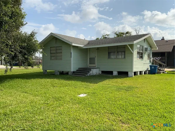 103 S Washington Ave, Port O Connor, TX 77982