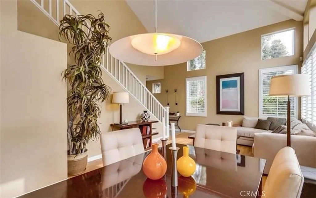 3 bed, 2.5 bath, 1706 sqft, $4,800 — Photo 4
