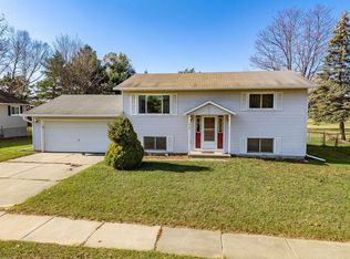 1959 Amanda Dr, Reedsburg, WI 53959