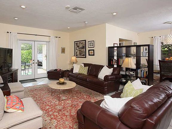 3rd image of 419 Rosaro Ave