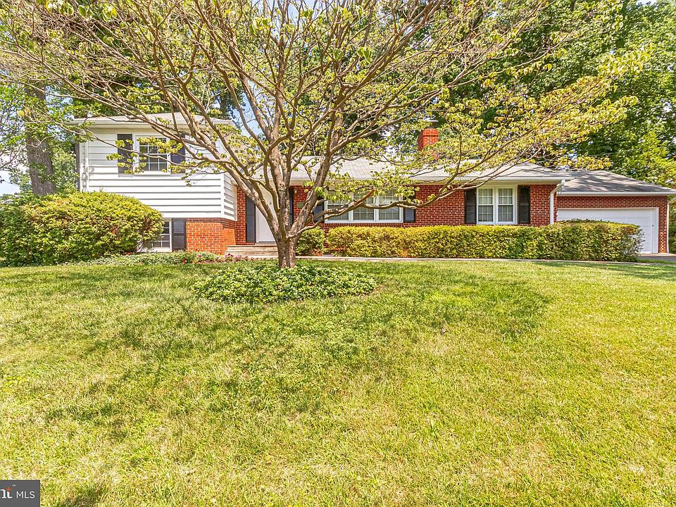 1st image of 606 Abbott Ln