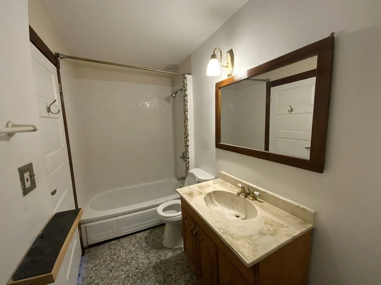 2735 Saint Paul Street — Photo 4