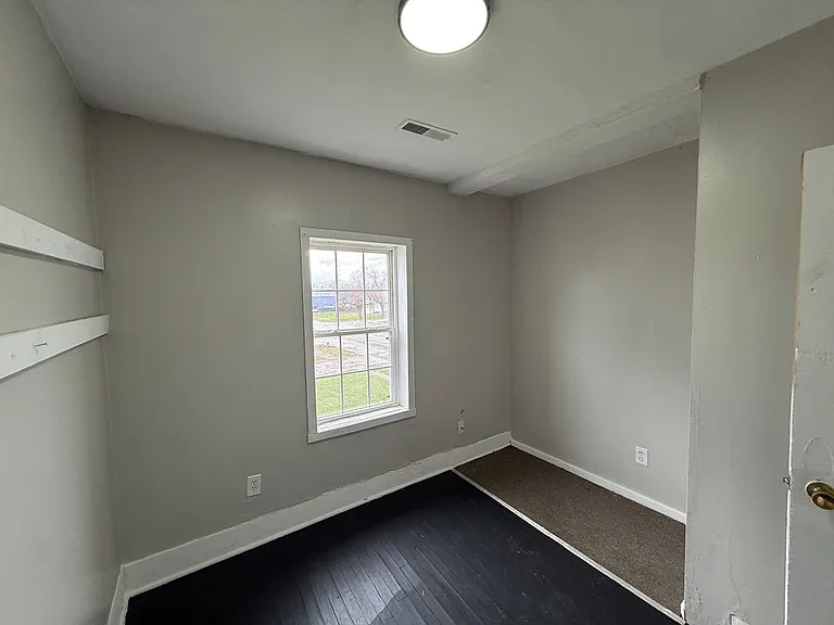 1421 Long Ave — Photo 51
