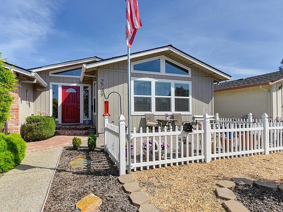3rd image of 2729 Burlingame Way