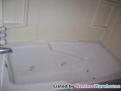 5th image of 2573 14th Ave E