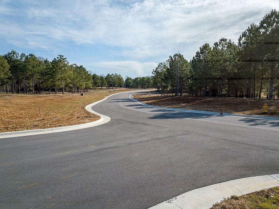 2nd image of 201 Richards Cir