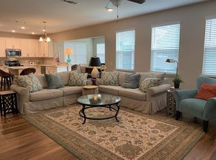 3595 Pelican Bay Cir, Gulf Breeze, FL 32563