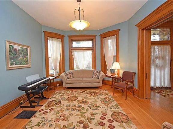 5th image of 4292 Ashland Ave