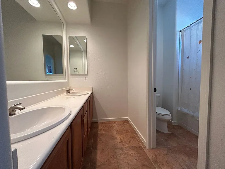 831 W Sycamore Ct — Photo 12