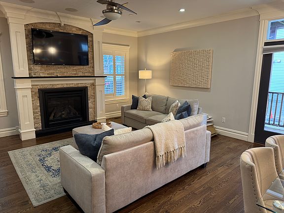 4th image of 720 E 2nd St #1