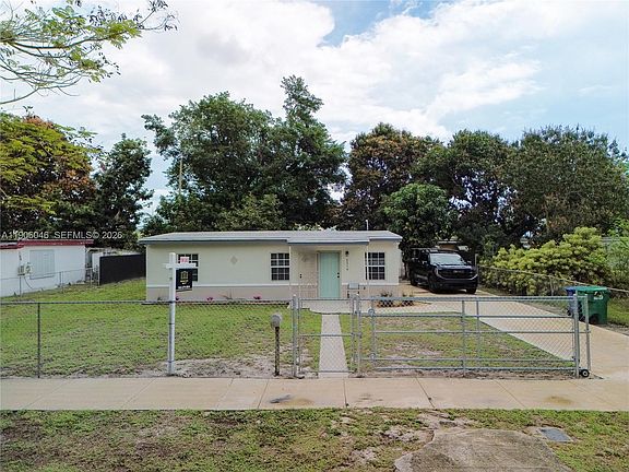 3rd image of 2310 W Bunche Park Dr