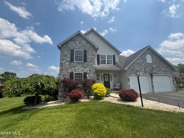 215 Red Fox Dr, Duncansville, PA 16635