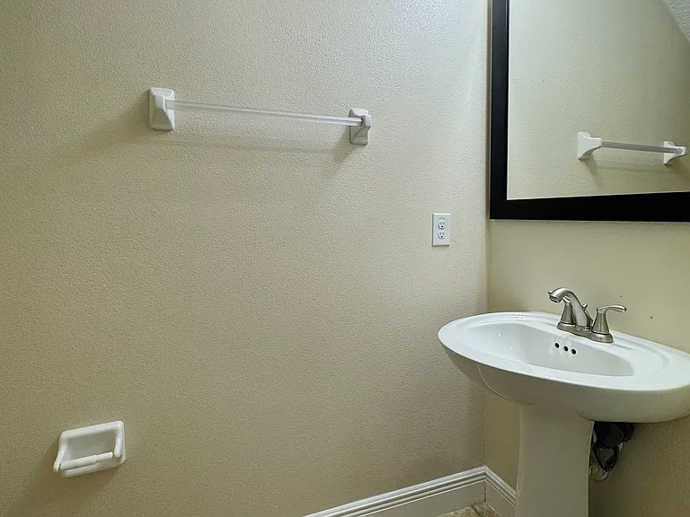 8163 Roseville Blvd — Photo 11