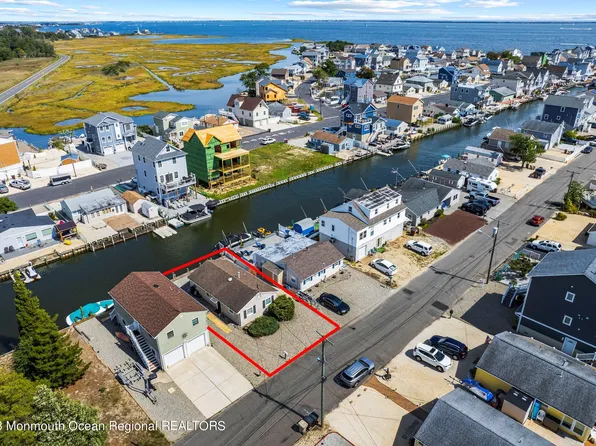 211 Cedar Drive, Bayville, NJ 08721