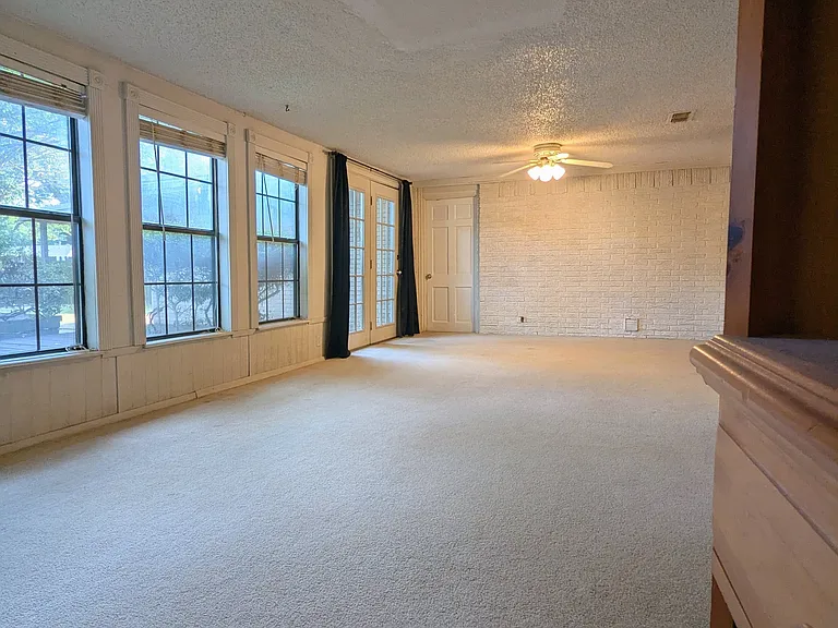 2311 Lange St — Photo 13