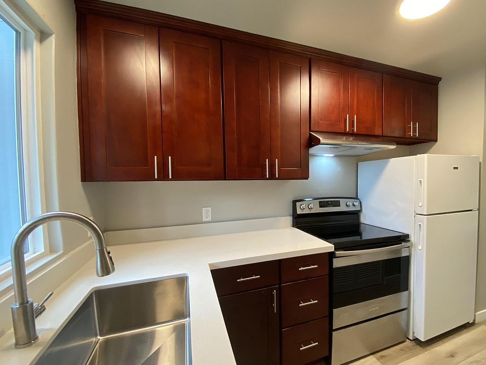 1st image of 5302 188th St SW #D