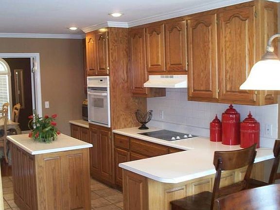 4th image of 161 Briarglen Ln